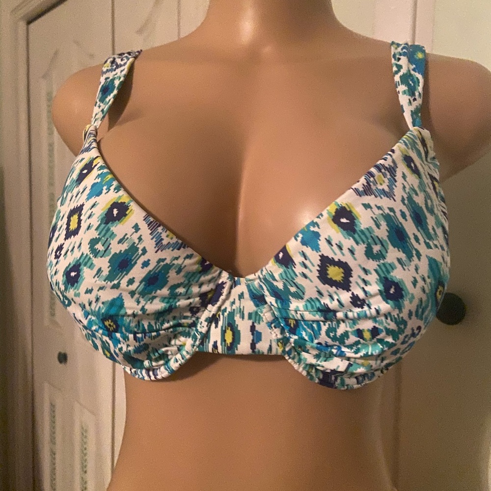 Size 36dd tommy bahamas swimsuit top with wire